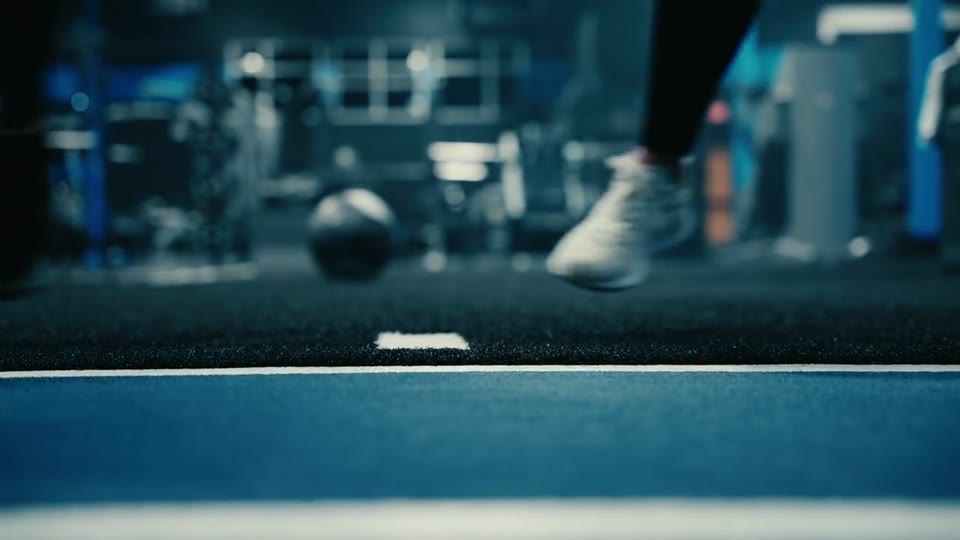 Athlete's feet on the Elite turf